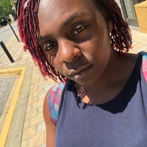 Meet your Posher, Simone